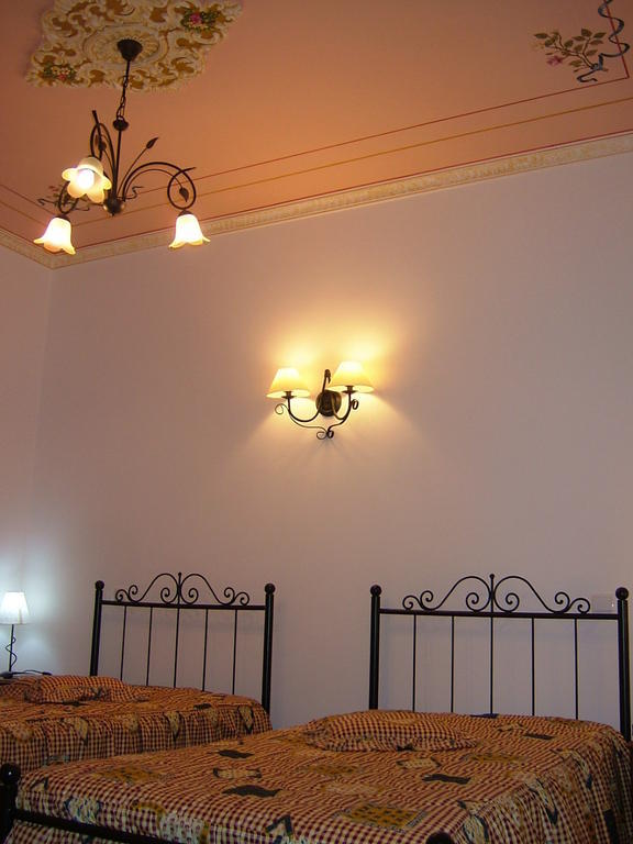 "O Viajante" Low Cost Hotel إيستريموز الغرفة الصورة