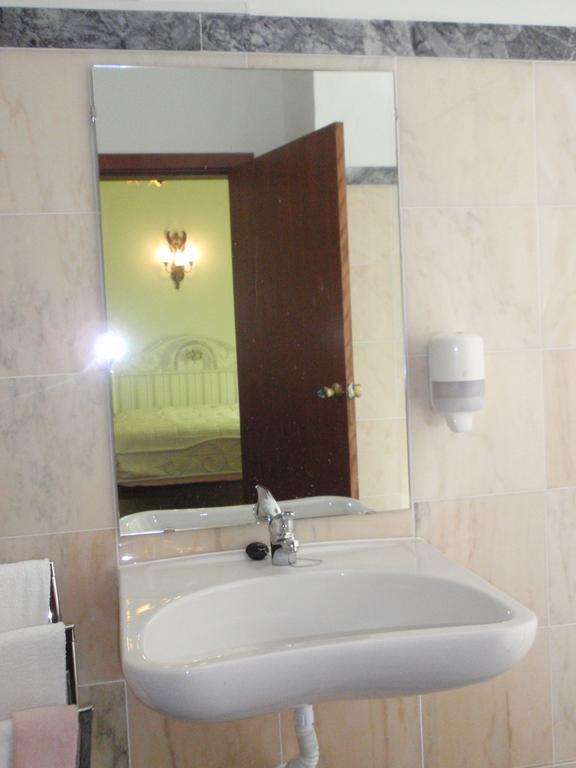 "O Viajante" Low Cost Hotel إيستريموز الغرفة الصورة